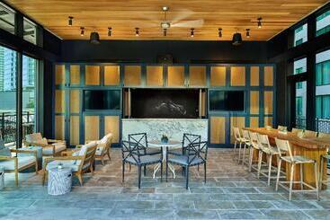 هتل Canopy By Hilton Austin Downtown