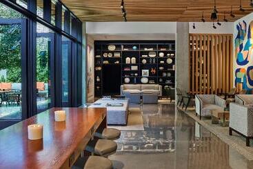 هتل Canopy By Hilton Austin Downtown