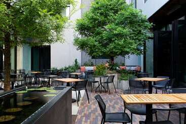 هتل Canopy By Hilton Austin Downtown