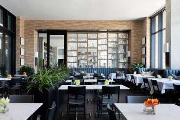 هتل Canopy By Hilton Austin Downtown