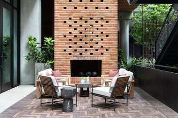 هتل Canopy By Hilton Austin Downtown