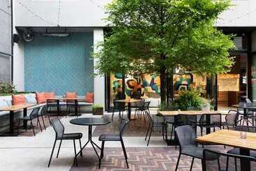 هتل Canopy By Hilton Austin Downtown