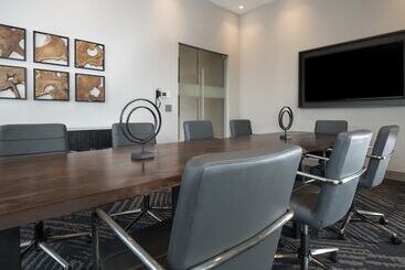 هتل Holiday Inn Express   Boston Logan Airport   Revere, An Ihg