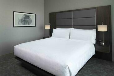 هتل Holiday Inn Express   Boston Logan Airport   Revere, An Ihg