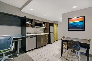 هتل Home2 Suites Asheville Airport