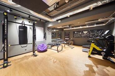 هتل Moxy Bucharest Old Town