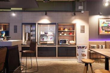 هتل Moxy Bucharest Old Town
