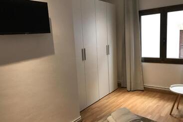 پانسیون Hostal Casiano Camarasa