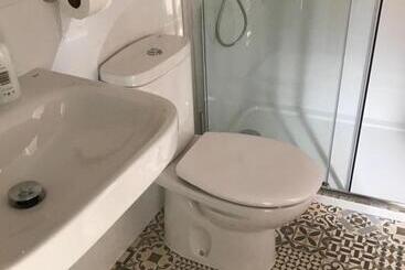 پانسیون Hostal Casiano Camarasa