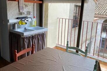 پانسیون Hostal Casiano Camarasa