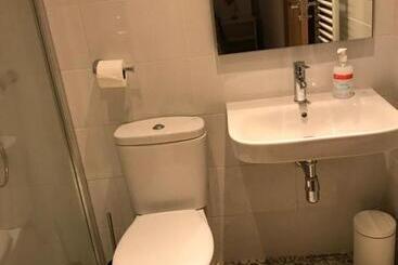 پانسیون Hostal Casiano Camarasa