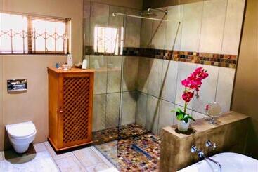 پانسیون Rooibos Retreat
