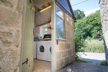 Stunning 2 Bed Cottage In Fordwells