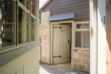 Stunning 2 Bed Cottage In Fordwells