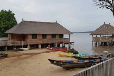 هتل Auberge Chez Théo