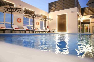 هتل Centro Corniche Al Khobar By Rotana
