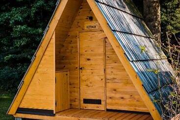 هتل Glamping Forest Edge