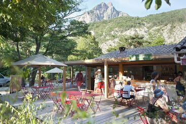هتل Huttopia Gorges Du Verdon