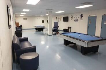 هتل Target Hospitality Williams County Lodge
