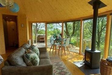 Luxury And Peaceful 1 Bed Roundhouse With Hot Tub
