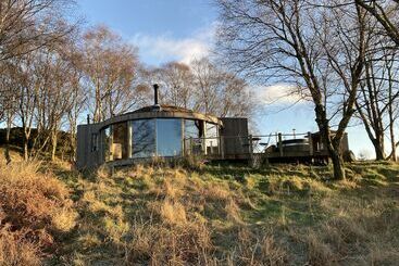 Luxury And Peaceful 1 Bed Roundhouse With Hot Tub