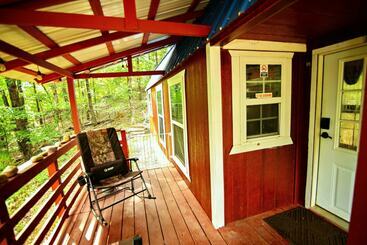 بيت ريفى The Americana   Parker Creek Bend Cabins
