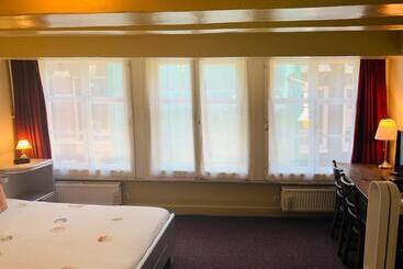 پانسیون Amsterdam Central Guest House