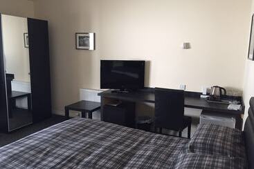 پانسیون Ivy Cottage Serviced Accommodation