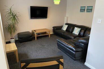 پانسیون Ivy Cottage Serviced Accommodation