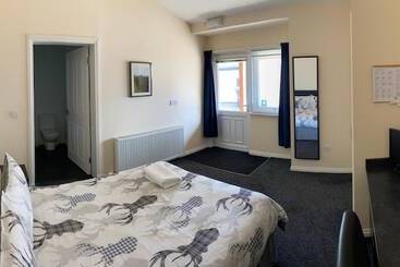 پانسیون Ivy Cottage Serviced Accommodation