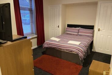 پانسیون Ivy Cottage Serviced Accommodation