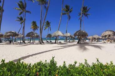 Sol Caribe Suites Deluxe Beach Club And Pool