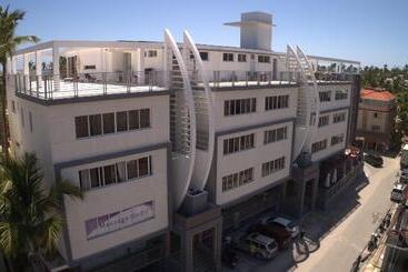 Sol Caribe Suites Deluxe Beach Club And Pool