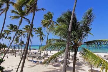 Sol Caribe Suites Deluxe Beach Club And Pool