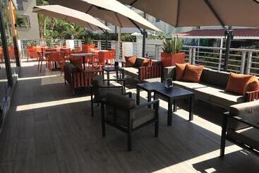 Sol Caribe Suites Deluxe Beach Club And Pool