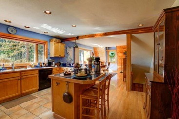 تختخواب و صبحانه Moss Mountain Inn