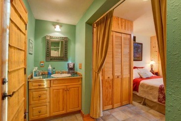 تختخواب و صبحانه Moss Mountain Inn