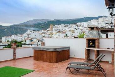 2 Bedrooms Villa With Sea View Shared Pool And Jacuzzi At Canillas De Albaida - كانيياس دى ألبايدا