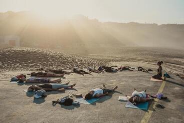 هاستل The Salty Pelican Yoga & Surf Retreat
