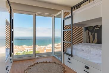 هاستل The Salty Pelican Yoga & Surf Retreat