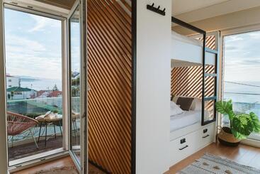 هاستل The Salty Pelican Yoga & Surf Retreat
