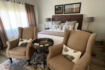 تختخواب و صبحانه Jonkershoek Guest Farm