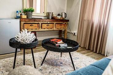 تختخواب و صبحانه Jonkershoek Guest Farm