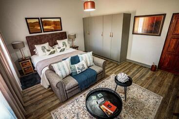 تختخواب و صبحانه Jonkershoek Guest Farm