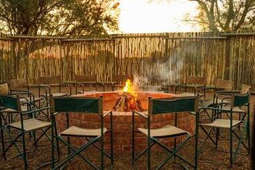 تختخواب و صبحانه Jonkershoek Guest Farm