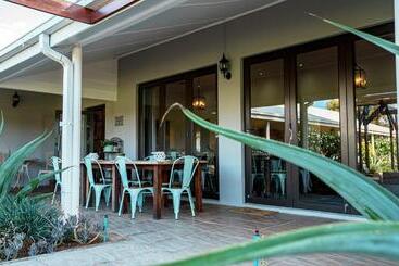 تختخواب و صبحانه Jonkershoek Guest Farm