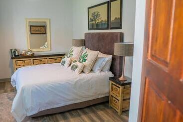 تختخواب و صبحانه Jonkershoek Guest Farm