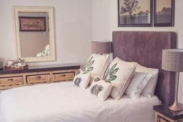 تختخواب و صبحانه Jonkershoek Guest Farm
