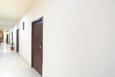 هتل Capital O 71726 Airport Stay Inn