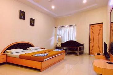هتل Golden Resort